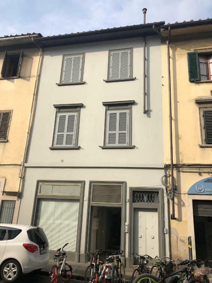 Art Apartment Porta A Prato ฟลอเรนซ์ ภายนอก รูปภาพ